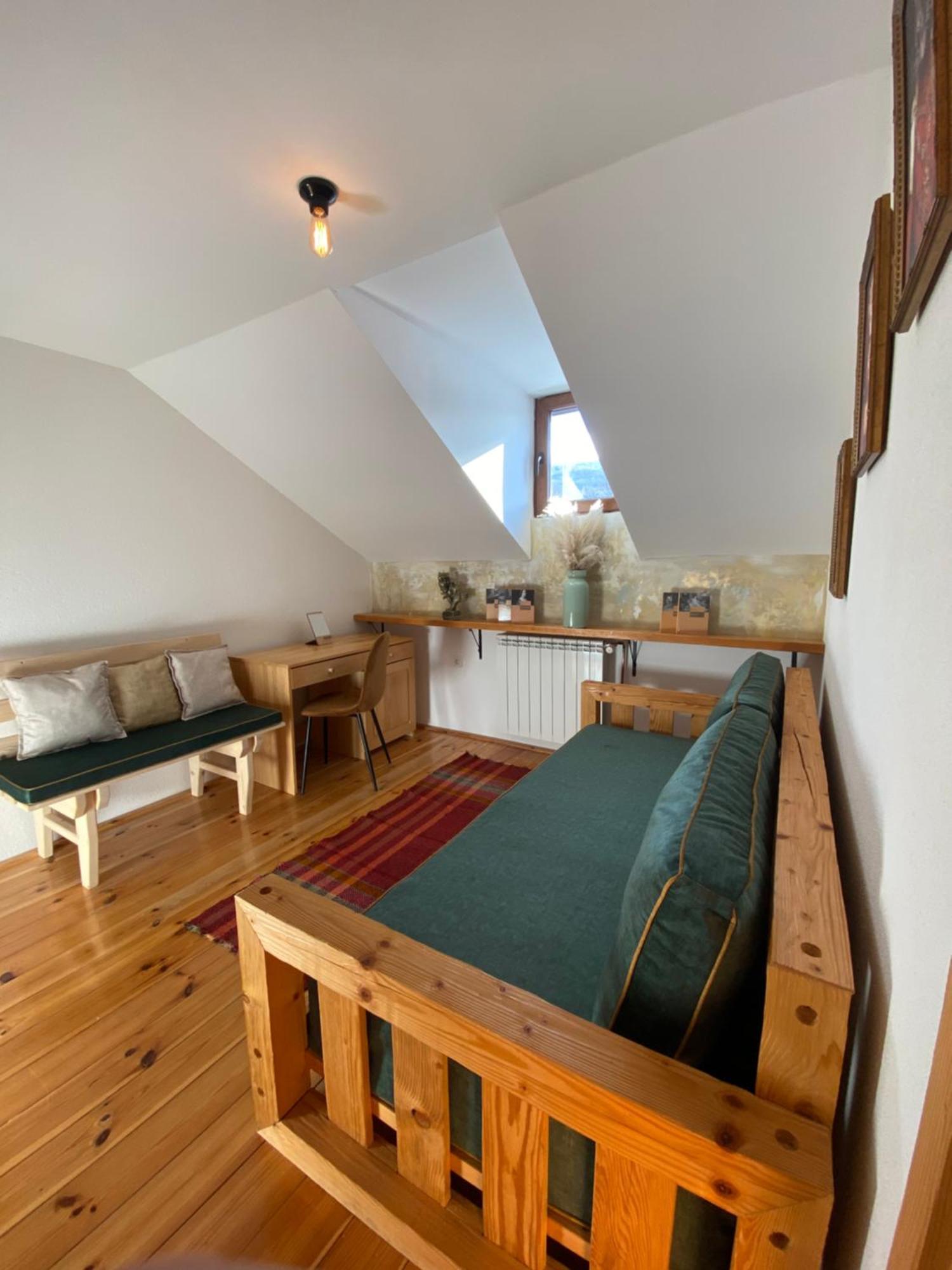 קולאסין Pubhouse & Rooms Pahulja מראה חיצוני תמונה