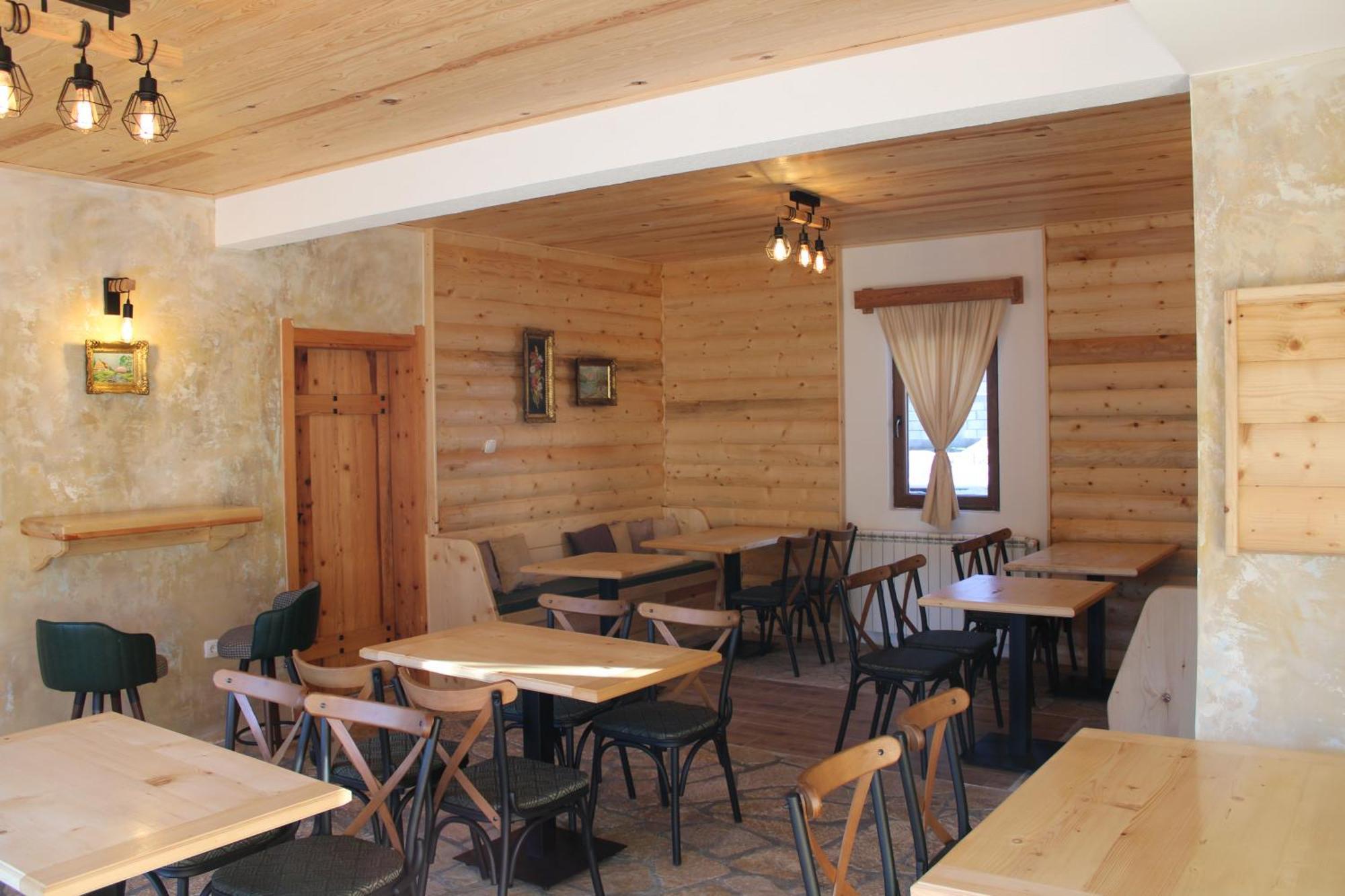 קולאסין Pubhouse & Rooms Pahulja מראה חיצוני תמונה