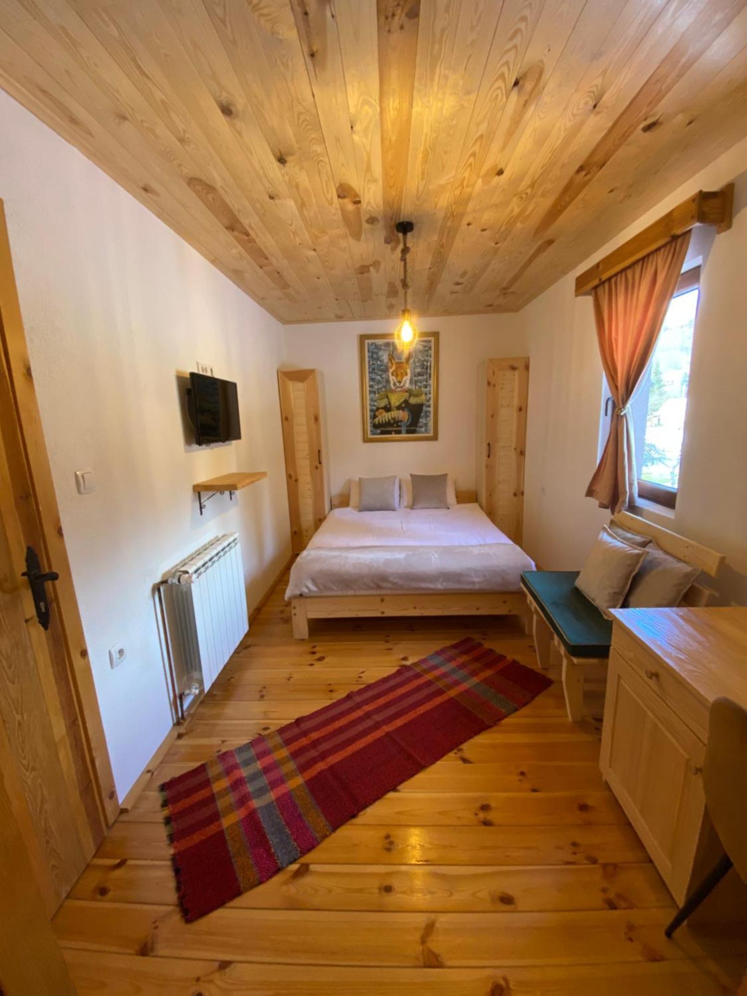 קולאסין Pubhouse & Rooms Pahulja מראה חיצוני תמונה