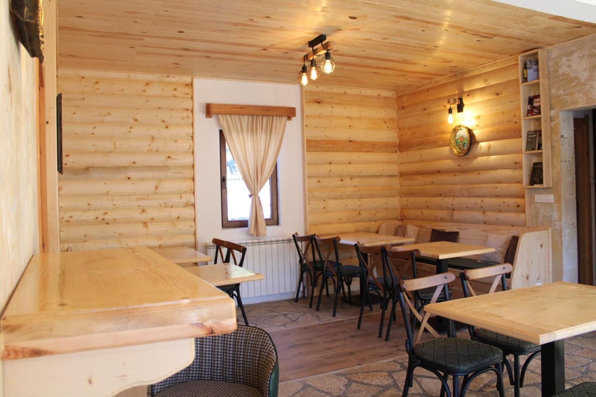 קולאסין Pubhouse & Rooms Pahulja מראה חיצוני תמונה