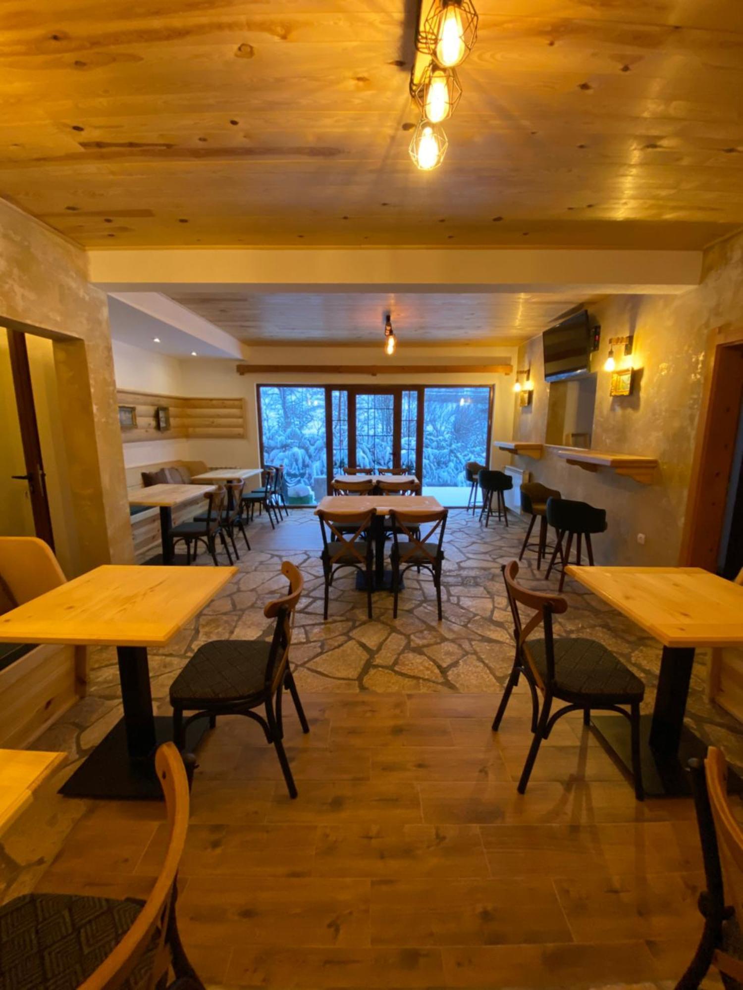 קולאסין Pubhouse & Rooms Pahulja מראה חיצוני תמונה